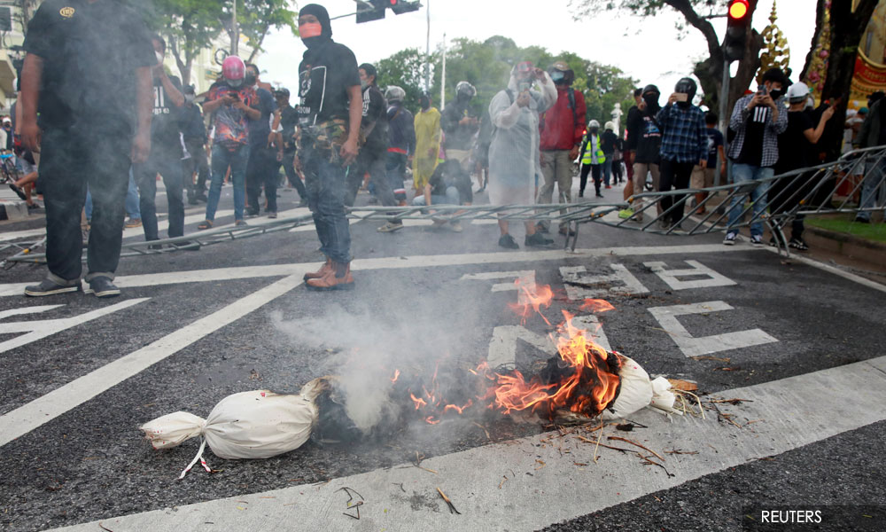Thai police clash with protesters as frustration over Covid mismanagement mounts