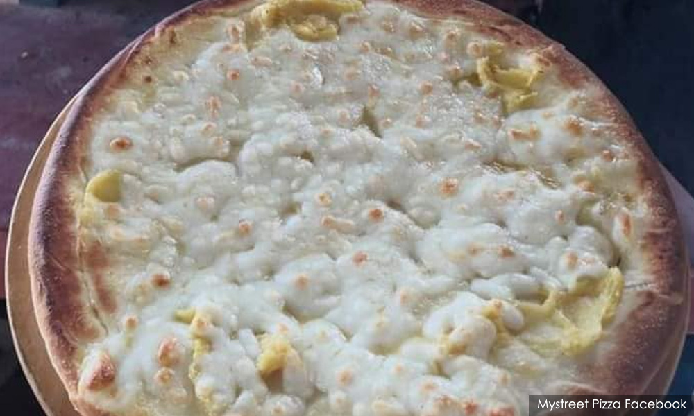 Adik-beradik dari Terengganu perkenal piza Musang King