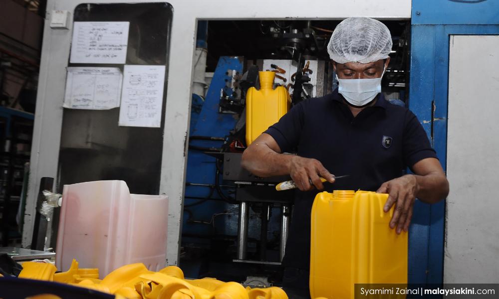Twice weekly Covid-19 tests for factories operating in Selangor EMCO