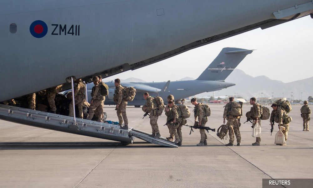 Last UK military flight leaves Afghanistan after evacuating 15,000