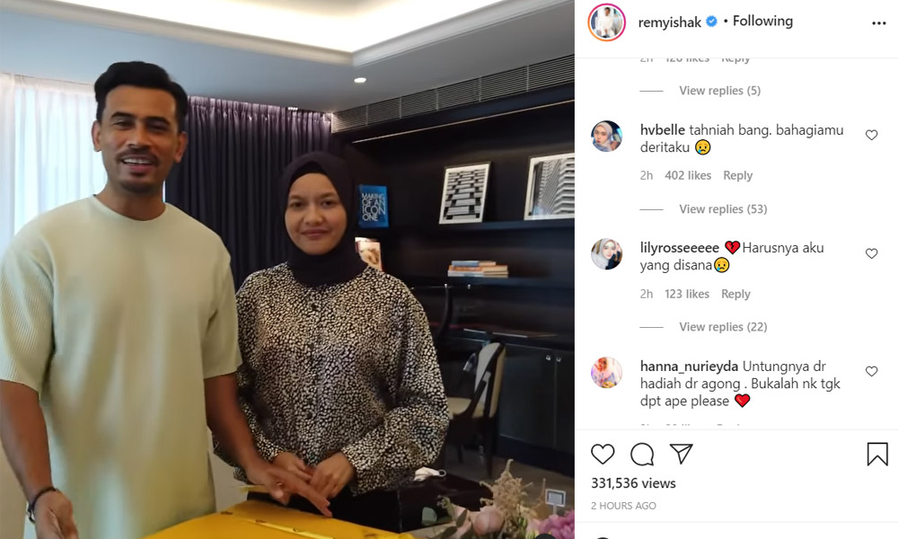Remy dan isteri dapat hadiah dari Agong, Permaisuri