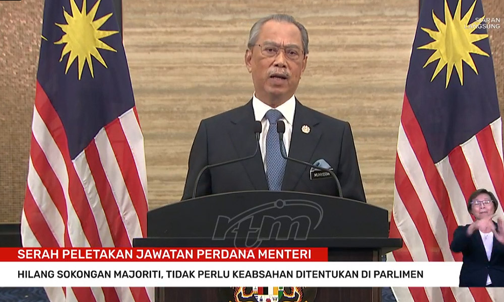 Muhyiddin mohon maaf, serah kepada kebijaksaaan Agong