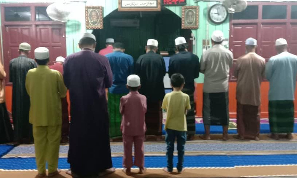 Langgar SOP: Polis Kelantan siasat 16 individu solat jemaah