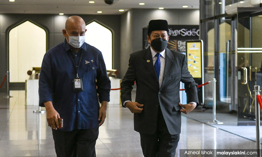 Puad saran Ahmad usah bersaing isi jawatan timbalan speaker