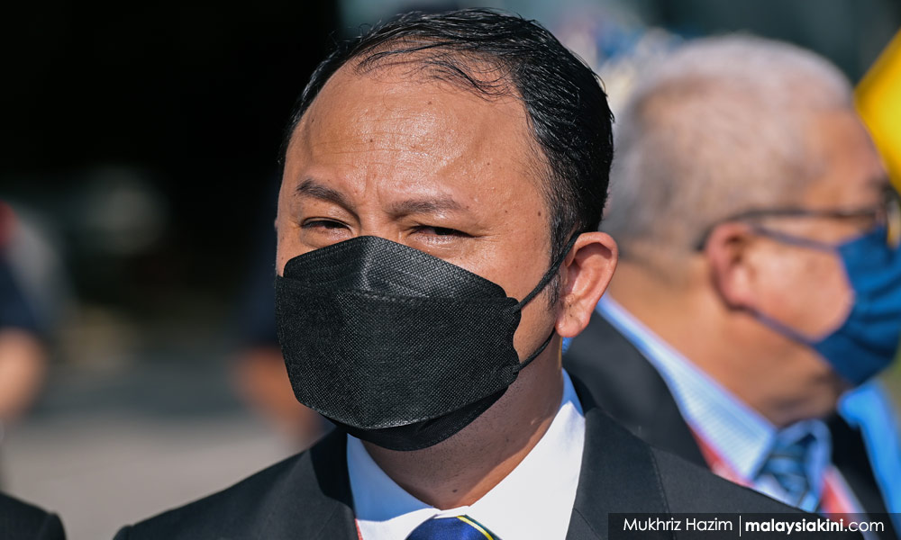 Polis mula kompaun pemimpin pembangkang sertai himpunan 2 Ogos