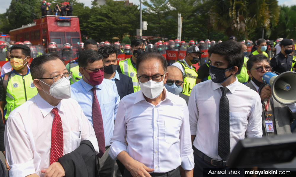 Harapan: MPs went to Parliament to uphold Agong's decree