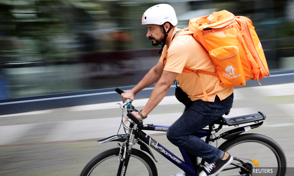 The Afghan minister who became a bicycle courier in Germany