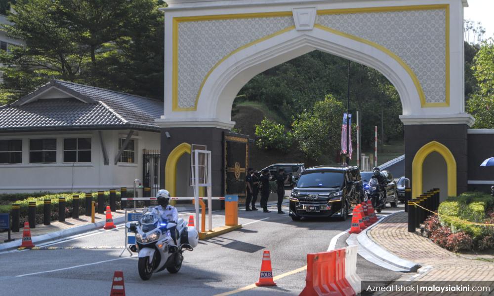 Ministers, deputies sworn in before Agong