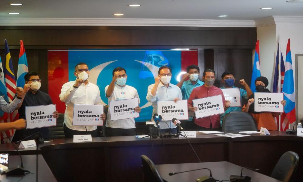 Adam Adli, kumpulan aktivis muda sertai PKR