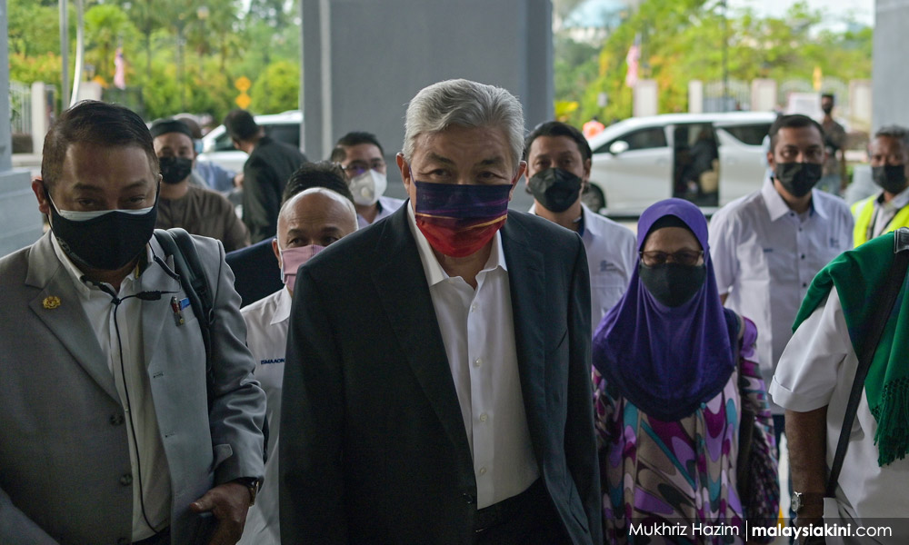 'Zahid, isteri guna dana Yayasan Akalbudi bayar kad kredit RM1.3 juta'