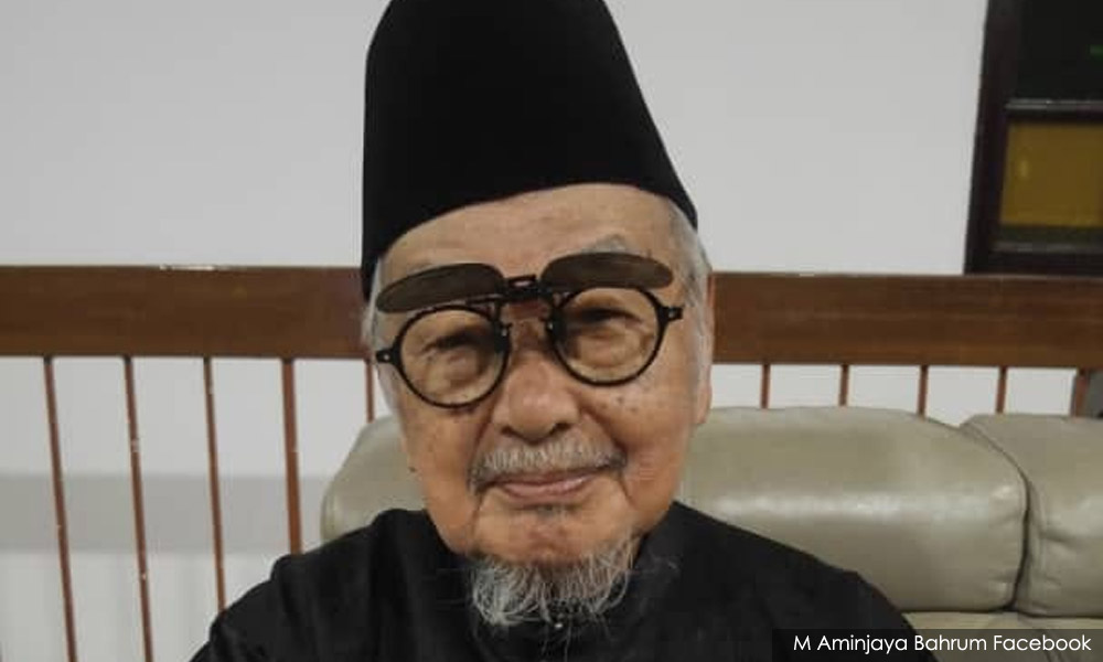 Centenarian shares secret to longevity