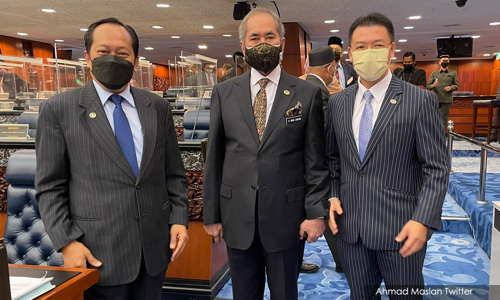 先修宪增设第三副议长，政府展延今天原订遴选