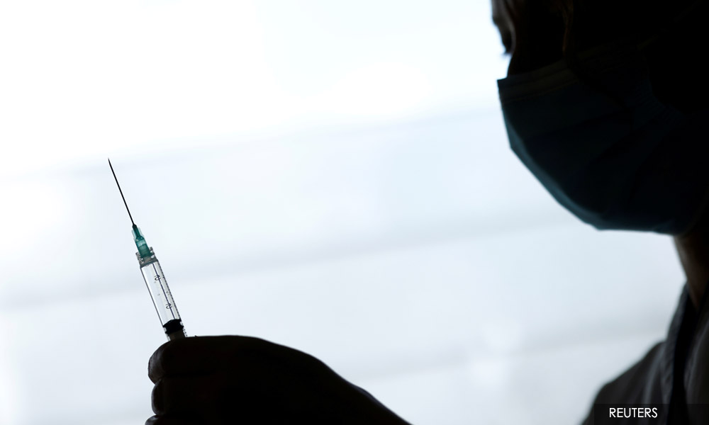 Foreign woman arrested for using other's identity to get vaccinated
