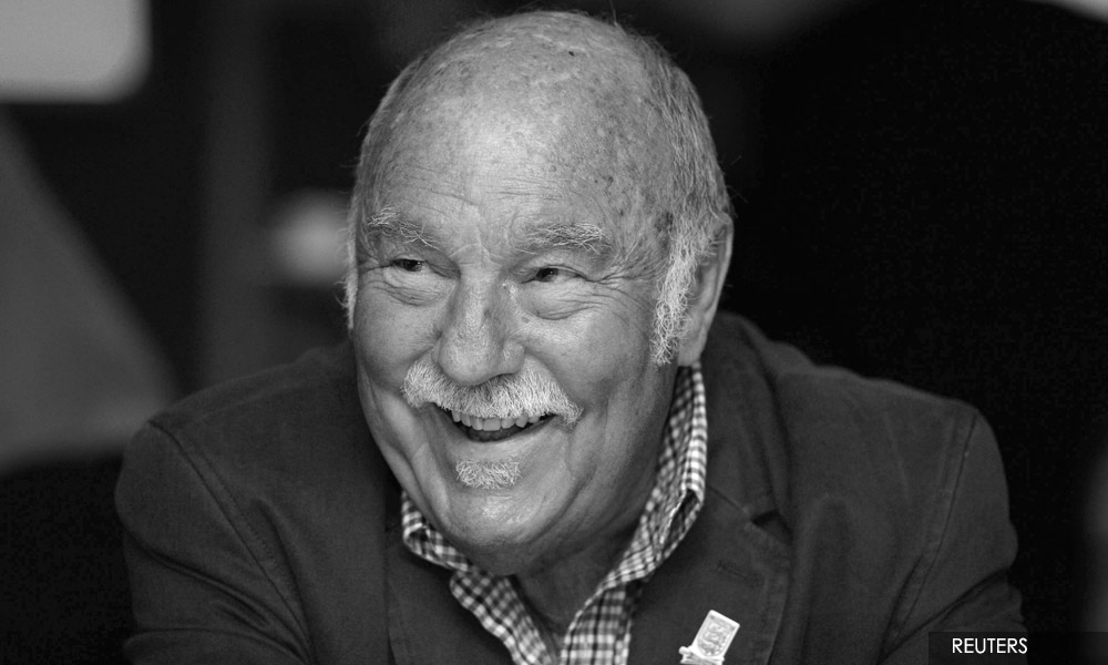 Former England striker Jimmy Greaves dies aged 81