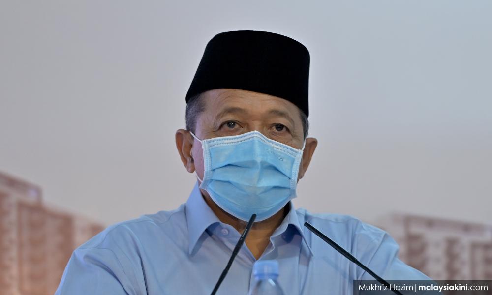 Shahidan shrugs off Arau Umno Youth complaint letter
