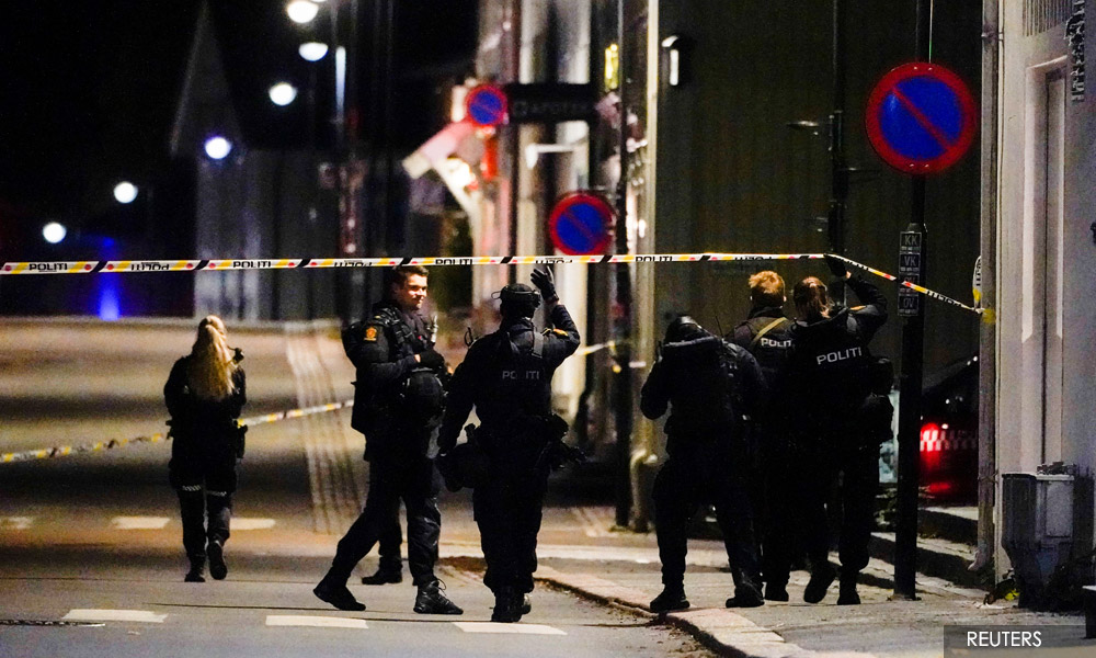 Man armed with bow and arrow kills five people in Norway attacks