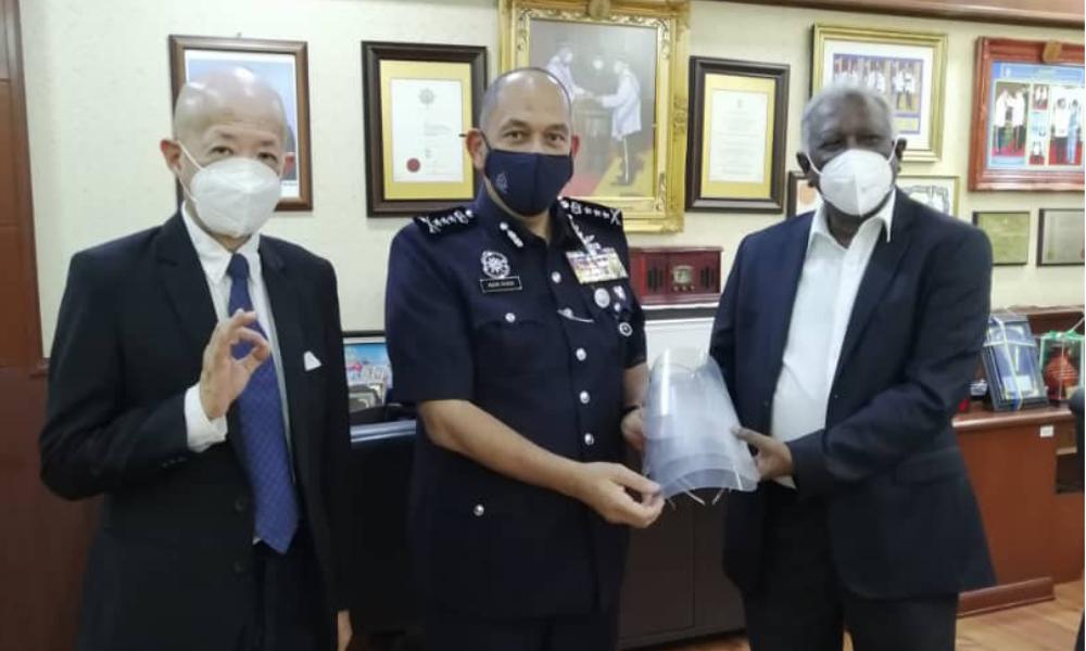 Polis terima sumbangan 5,000 pelindung muka daripada Freemasons