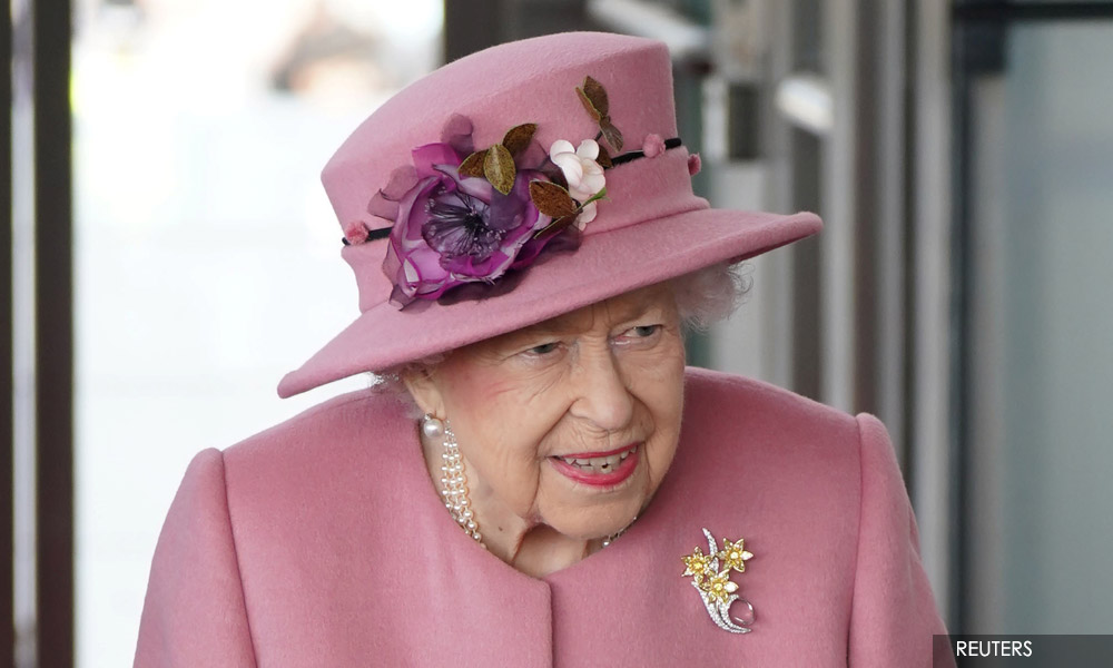 Queen Elizabeth to appear publicly for first time after hospital stay