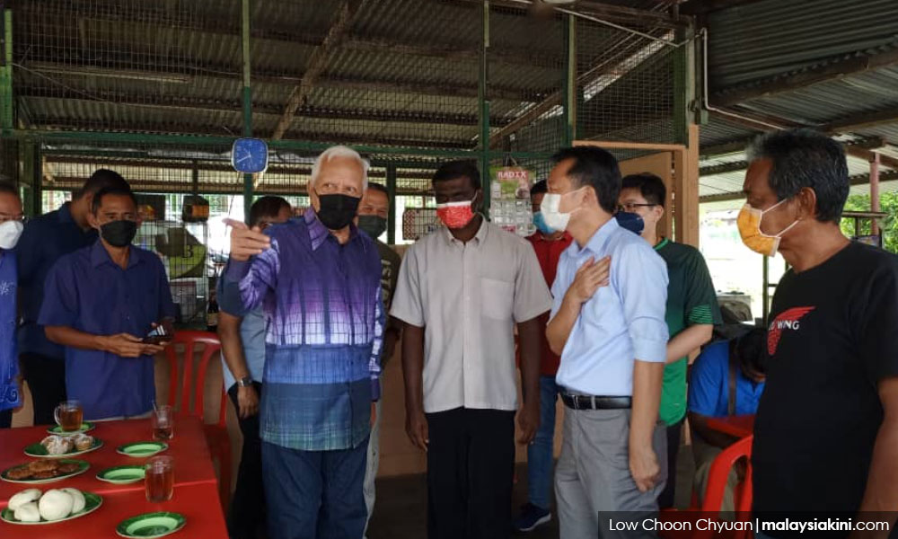 Bekas gabenor Melaka turun padang di Gadek