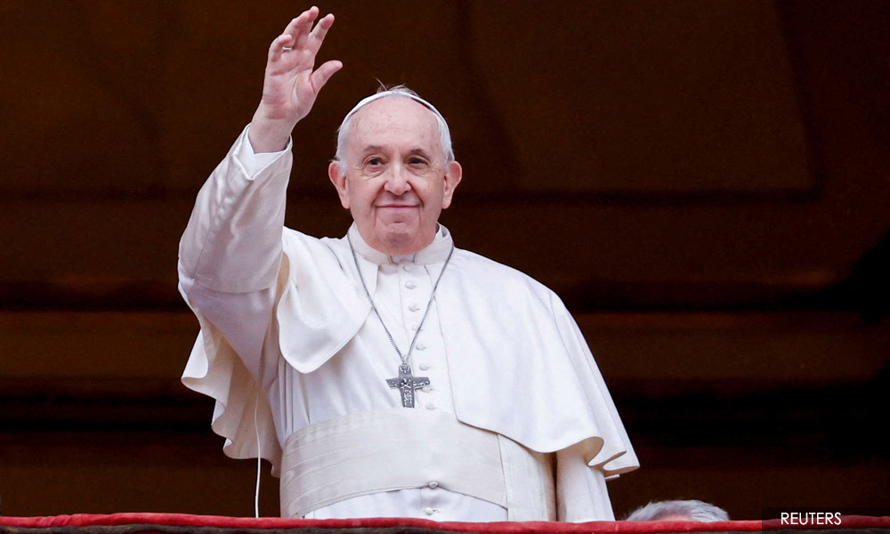 Shun polarisation, try dialogue to heal divided world, pope says at Christmas