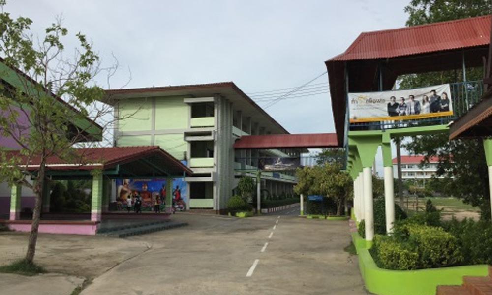 Malaysians help needy Thai students build brighter future