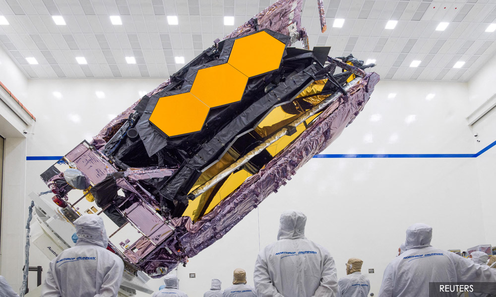 Nasa begins process of bringing new space telescope into focus