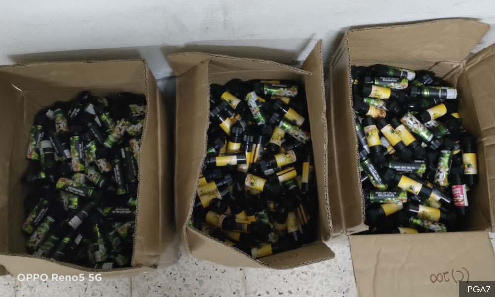 Penyeludup tinggalkan 593 botol cecair vape di tebing Sg Golok