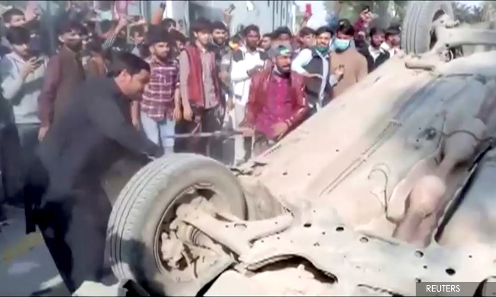Sri Lankan manager killed by mob of workers at Pakistan factory