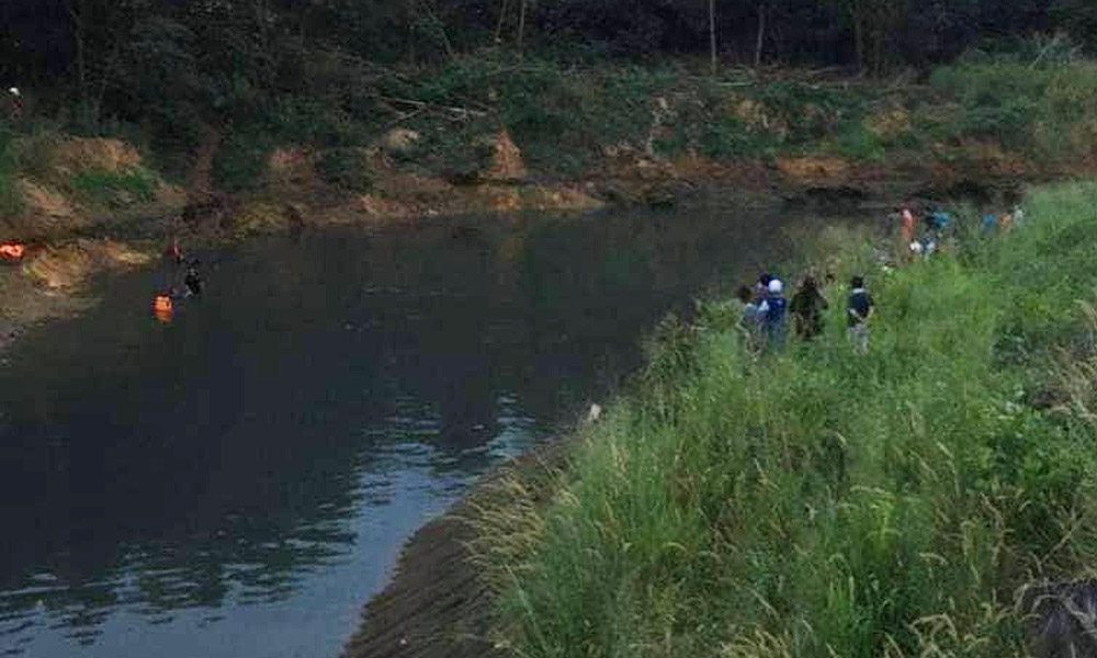 Fallen slipper leads to two drownings